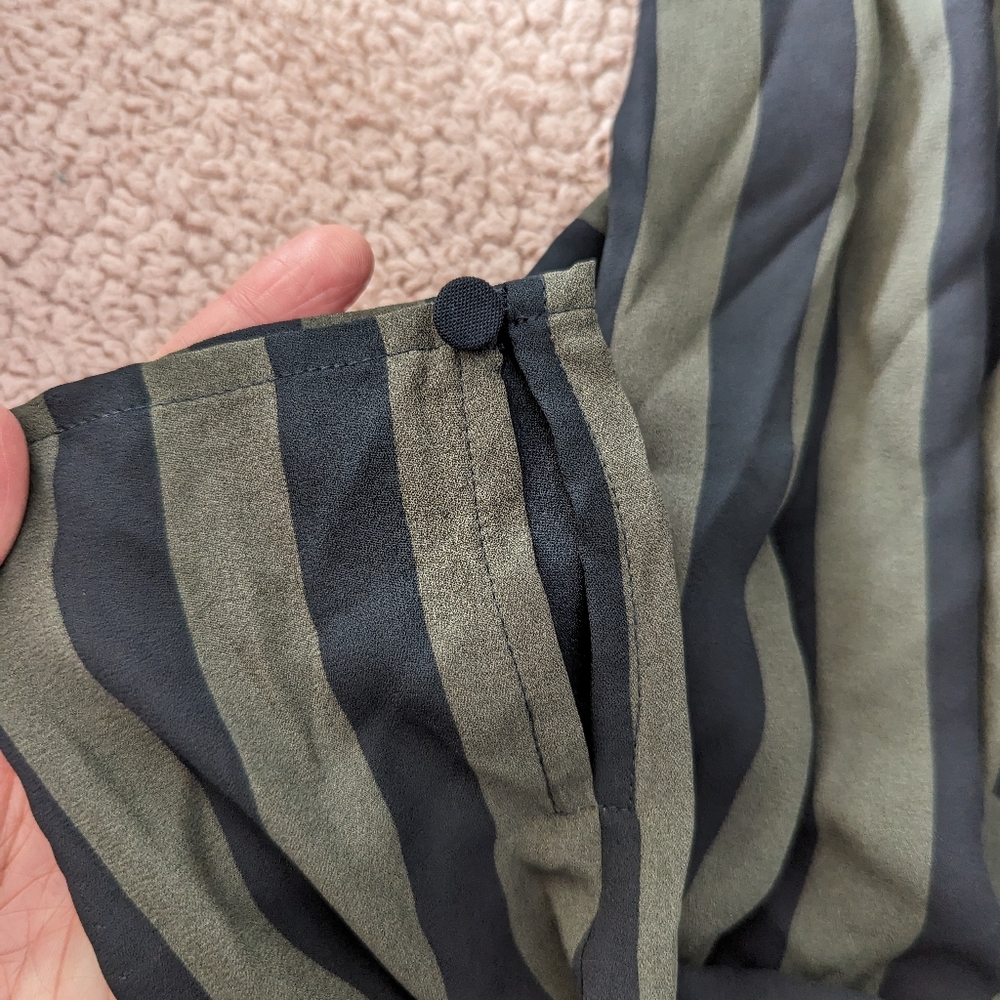 Express Striped Blouse - NWT Small - Picture 5 of 8